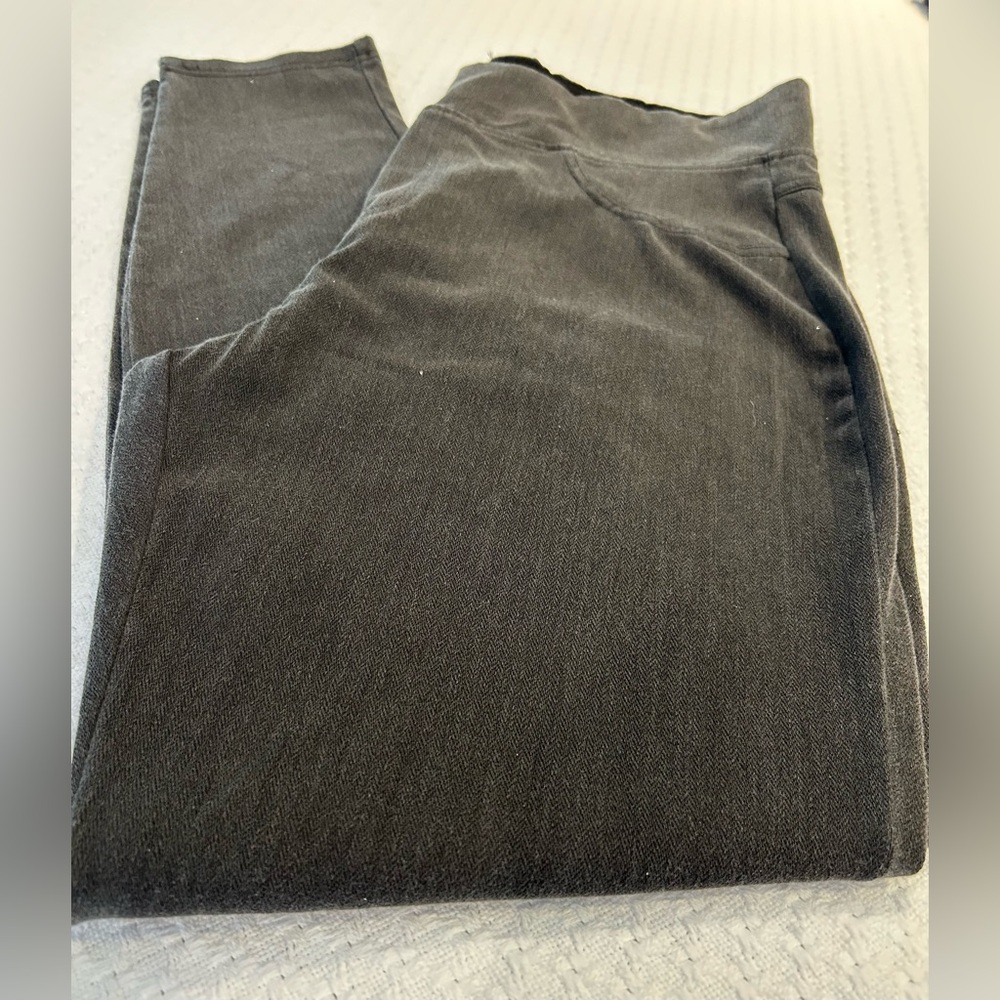 🔥NWOT Jeggings real back pockets high waisted